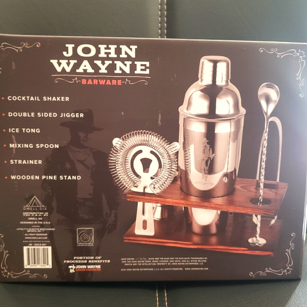 John Wayne Cocktail Shaker Set